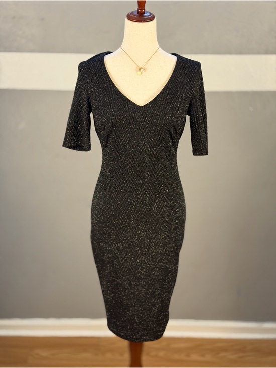 Rebecca B Dresses & Skirts - Black Glitter V-Neck Midi Dress